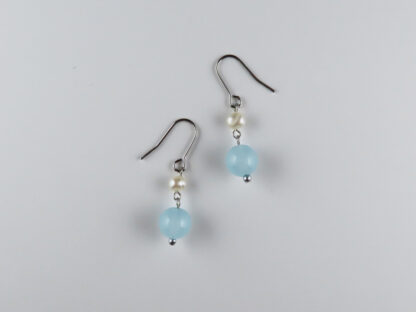 Chalcedony and freshwater pearl earrings